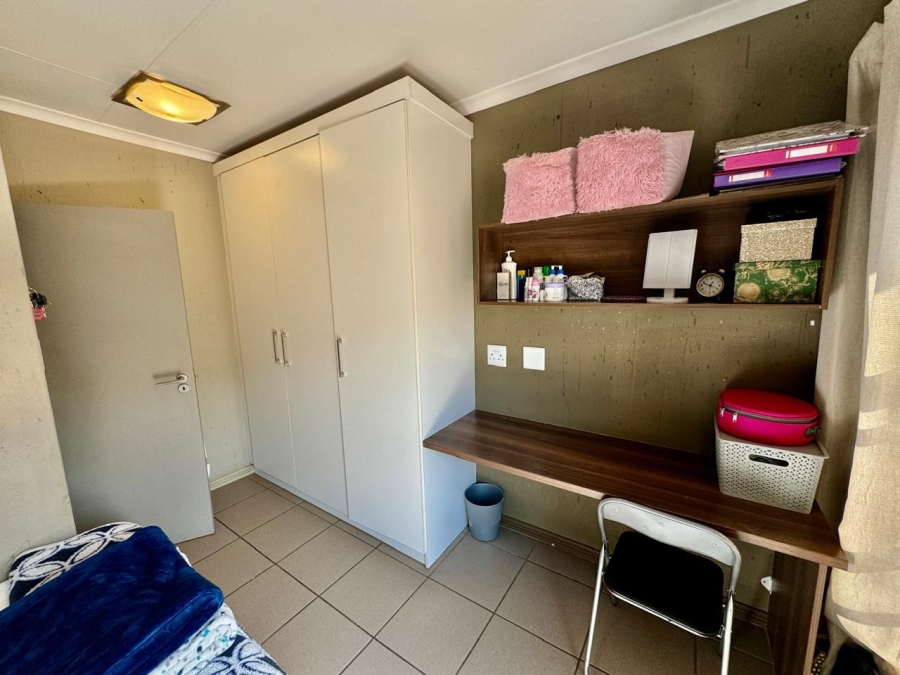 2 Bedroom Property for Sale in Van Der Hoff Park North West